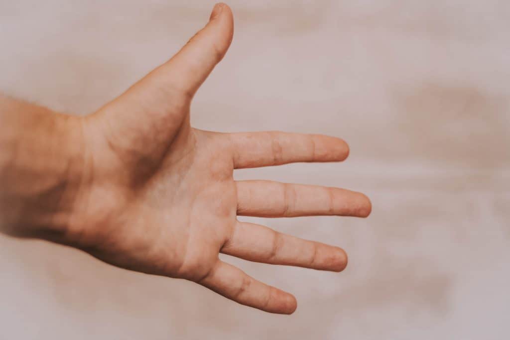 Ultimate Guide For a Broken Thumb | PhysioRoom Blog