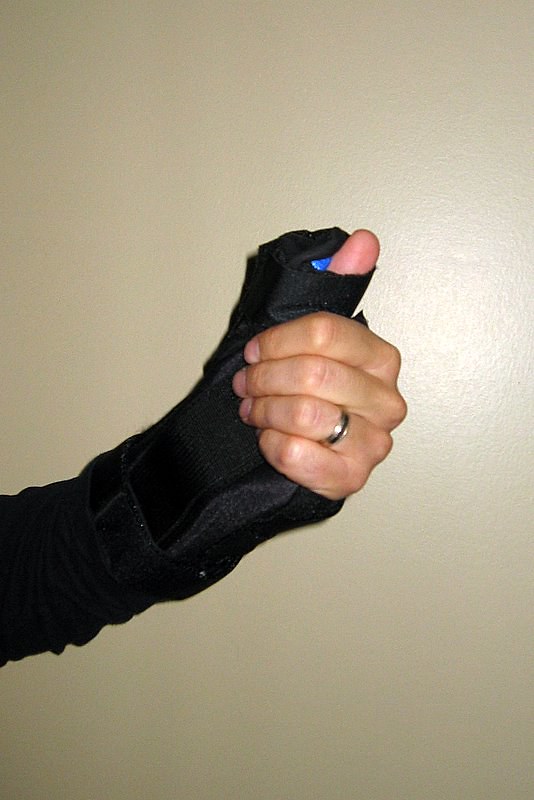 Wrist and thumb brace