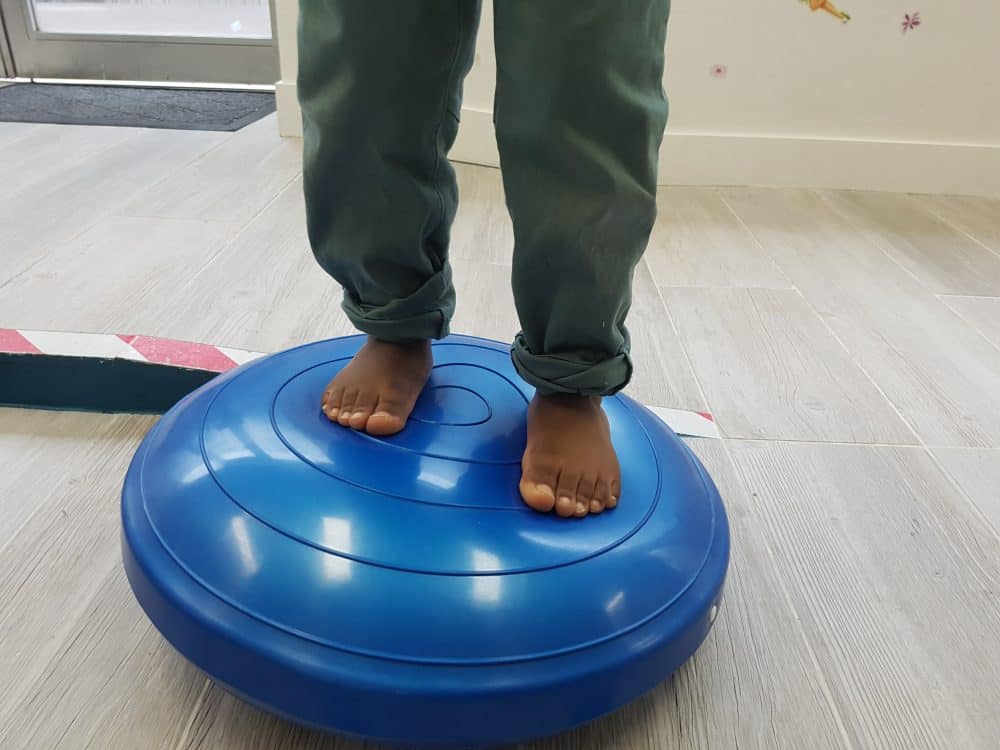 What is a Wobble Board? - Physioroom Blog